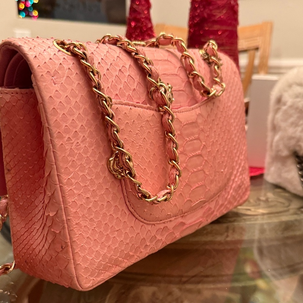 Auth very rare limited chanel PYTHON PINK  gold charm  Chain Shoulder Bag. - Picture 3 of 14
